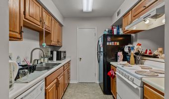2051 S Brightside View Dr #B, Baton Rouge, LA 70820