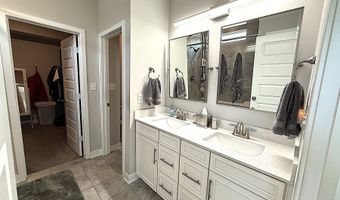 10277 Pigato Dr, Zionsville, IN 46077