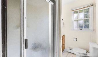 9 Crest Hill Dr, Alloway, NJ 07461