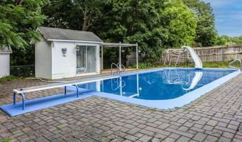 29 Dean Ave, Johnston, RI 02919