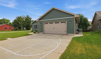 623 Autumn Dr, Altoona, WI 54720