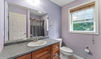 34 Chestnut Dr, Allenstown, NH 03275