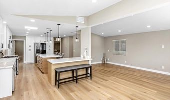7226 San Bartolo St 204, Carlsbad, CA 92011