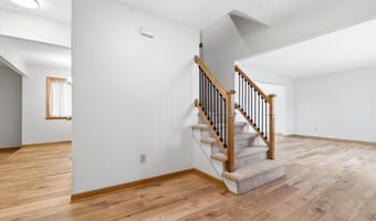 2825 Tuebingen Pkwy, Ann Arbor, MI 48105