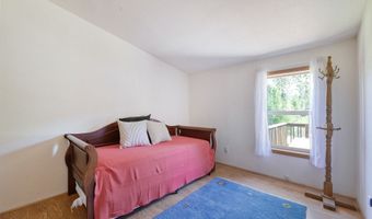 91589 DEARBORN ISLAND Rd, Blue River, OR 97413
