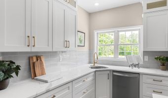 1505 Chestnut Grv, Appomattox, VA 24522