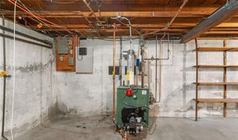 4 Reed Pl, East Greenwich, RI 02818