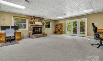 5 Fairway Dr, Arden, NC 28704