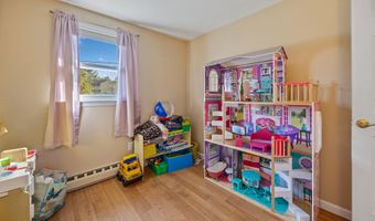 272 Westwoods Ter, Bristol, CT 06010