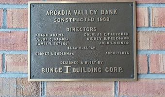 122 N Main St, Arcadia, MO 63621