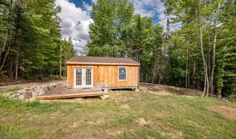 8 Magnolia Ln, Starks, ME 04911