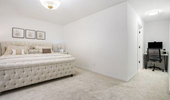 1360 Fairlane Dr, Ann Arbor, MI 48104