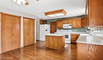 708 13th St SW, Altoona, IA 50009