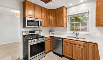 1421 NW Pebble Dr, Ankeny, IA 50023