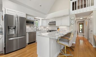 114 Shore Dr N, Bridgewater, NH 03222