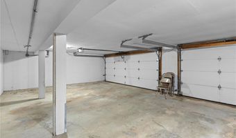927 Claytonbrook Dr 3, Ballwin, MO 63011
