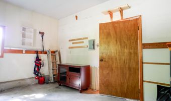 671 Essex St, Bangor, ME 04401