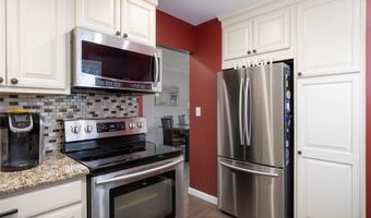 7 Harbor N, Amityville, NY 11701