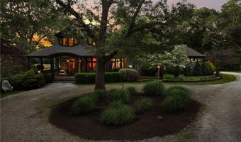17 Pojac Point Rd, North Kingstown, RI 02852