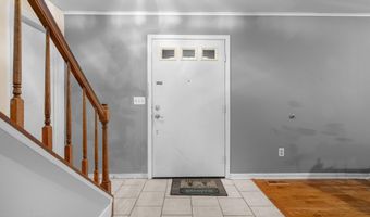40 Elm St, Beachwood, NJ 08722