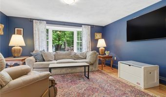 40 White Pine Dr, Glocester, RI 02814