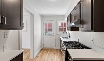 378 Cross St, Akron, OH 44311