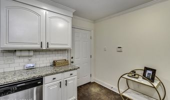 128 W Pinebrook Dr, Brandon, MS 39047