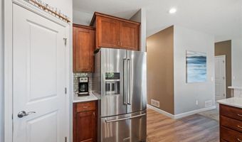 6877 Lasalle Cir NE, Albertville, MN 55301