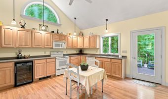 40 Lakewood Dr, Alton, NH 03810