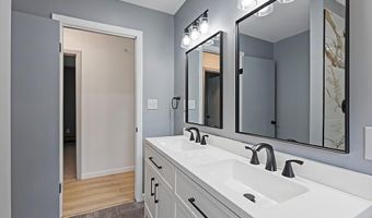 62 Fletcher Rd, Auburn, ME 04210
