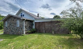 131 Lansworth Dr, Austinville, VA 24312