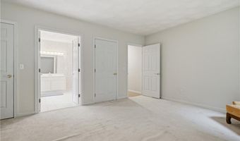 7 Foxwood Dr, Lincoln, RI 02865