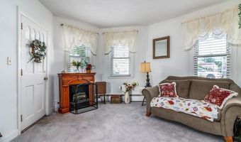 66 Clemence St, Cranston, RI 02920