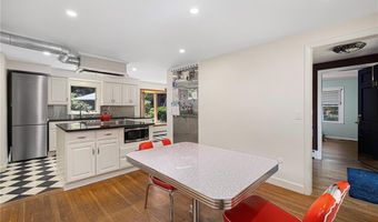 34 Terrace Dr, East Greenwich, RI 02818