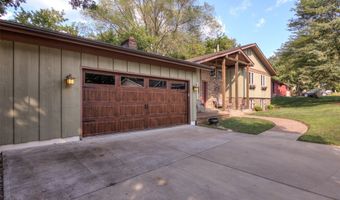 608 Manor Ct, Altoona, WI 54720