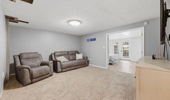 4645 N Hillcrest St, Bel Aire, KS 67220