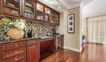 66 FRANKLIN St #418, Annapolis, MD 21401