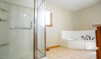 711 E Chubb St, Algona, IA 50511