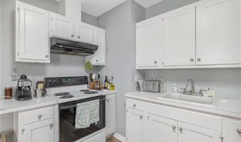 49 E Bowery St 3, Newport, RI 02840