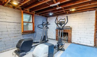 1236 Orchard Dr, Ames, IA 50010