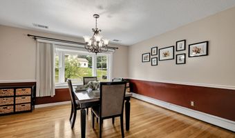 114 Tiffany Ln, Bristol, CT 06010