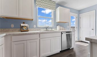 182 Captain Trl, Seville, OH 44273