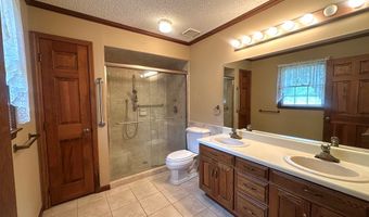 701 Gloria St, Adel, GA 31620