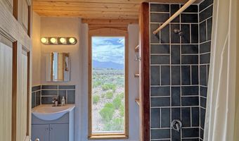 620 Tune Dr, Arroyo Hondo, NM 87513
