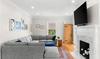 1144 Narragansett Blvd, Cranston, RI 02905