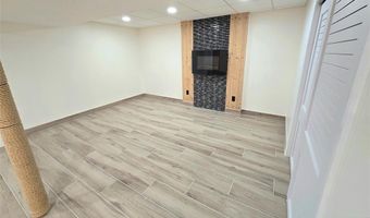 211 New Jersey Ave, Bergenfield, NJ 07621