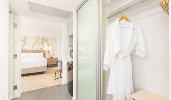 410 Atkinson Dr 2107, Honolulu, HI 96814