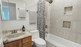 3300 N Carriageway Dr 307, Arlington Heights, IL 60004