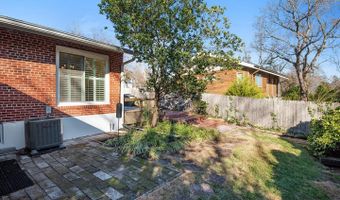 4415 ROUNDHILL Rd, Alexandria, VA 22310