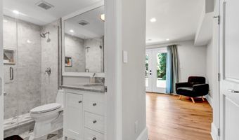 7601 PERSIMMON TREE Ln, Bethesda, MD 20817